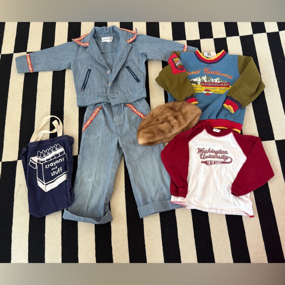 Levi's Blue and Green Graphic Sweatshirt